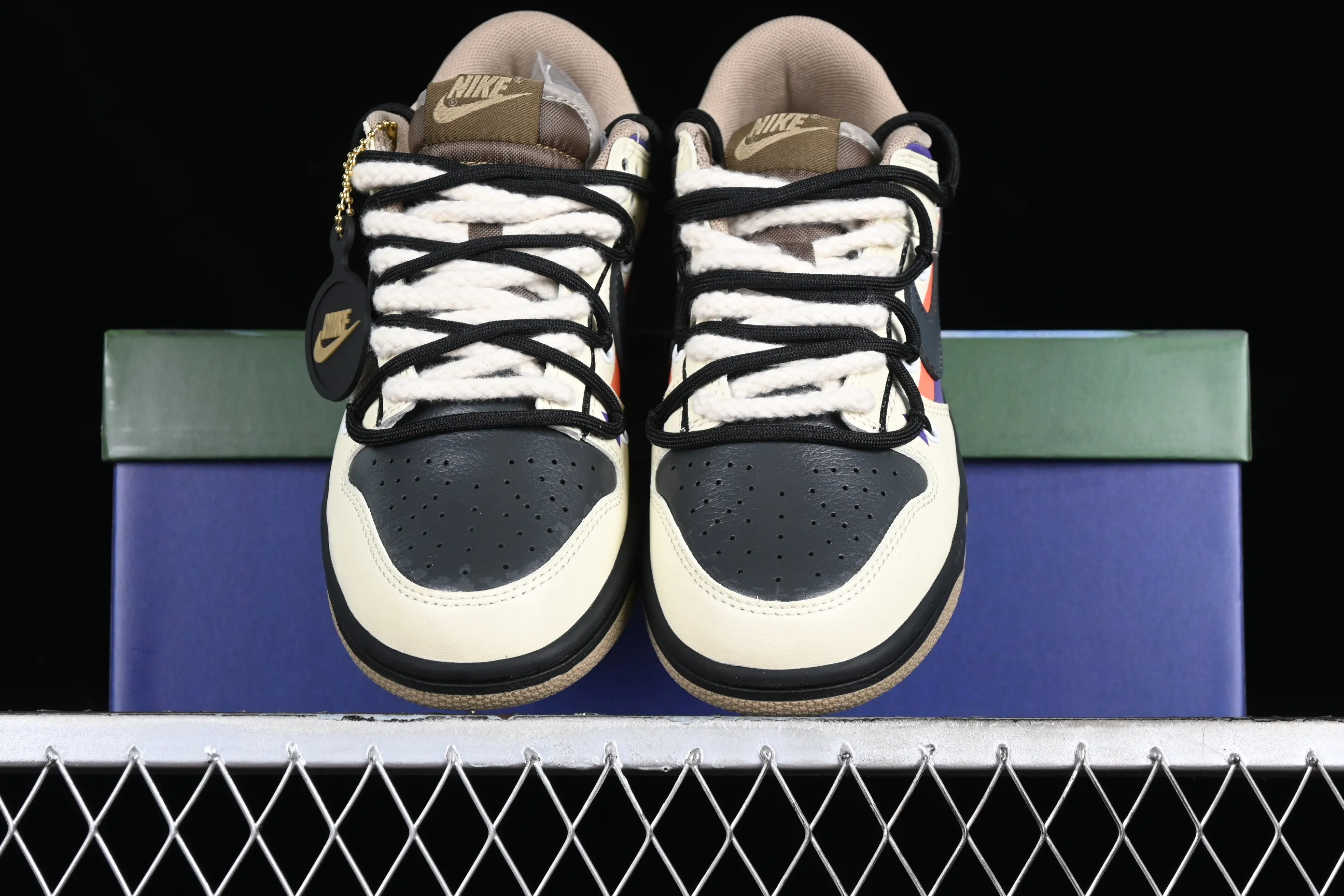 All categories Nk SB Dunk Series Nk SB Dunk Low Low-top sneakers Nk Dunk Low Panda Prank Retro Street Son of the Sun Suns Purple Orange SB strap low-top casual sneakers DJ6188-200